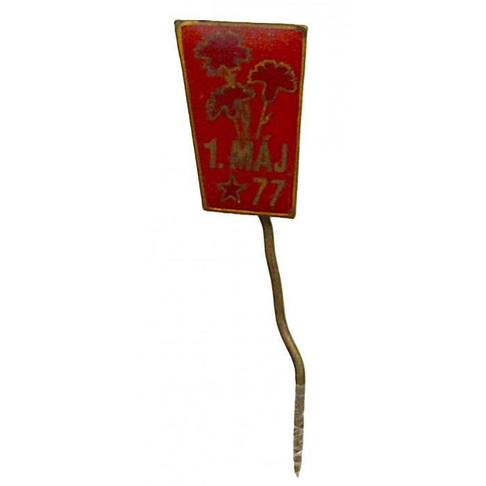 Чехословакия. Знак на игле "1 Maj 1977". Красные гвоздики (лаковая накладка)