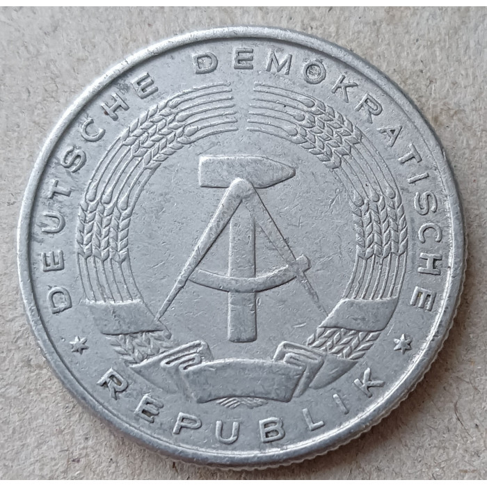 Германия , ГДР 2 Марки 1957 год , А, Герб