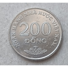 Вьетнам 200 Донг 2003 год , Герб