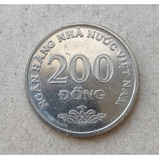 Вьетнам 200 Донг 2003 год
