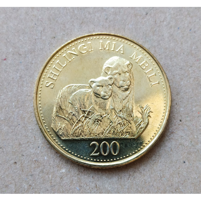 Танзания 200 Шиллингов 2014 год , Львы