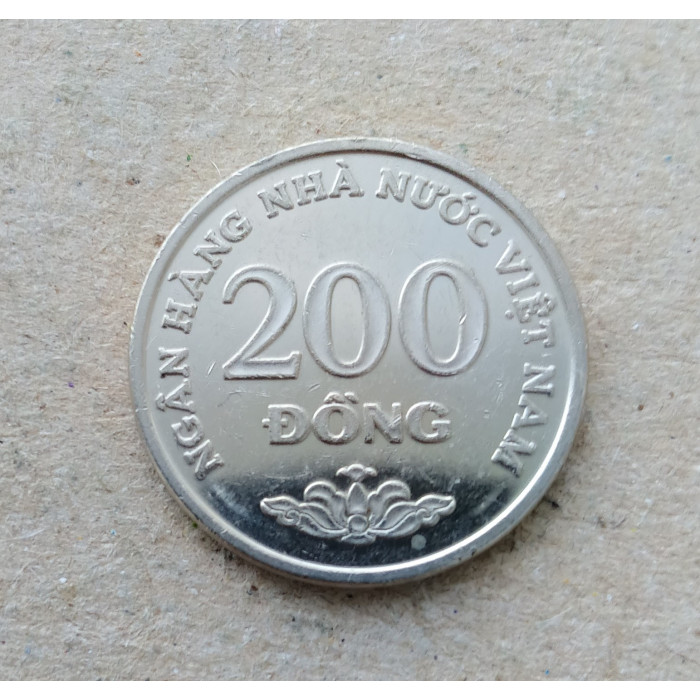 Вьетнам 200 Донг 2003 год