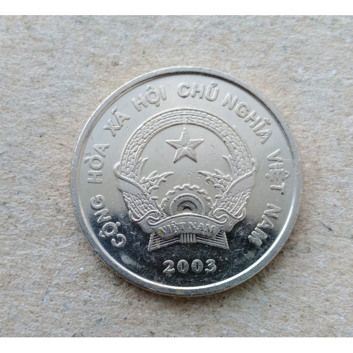 Вьетнам 200 Донг 2003 год