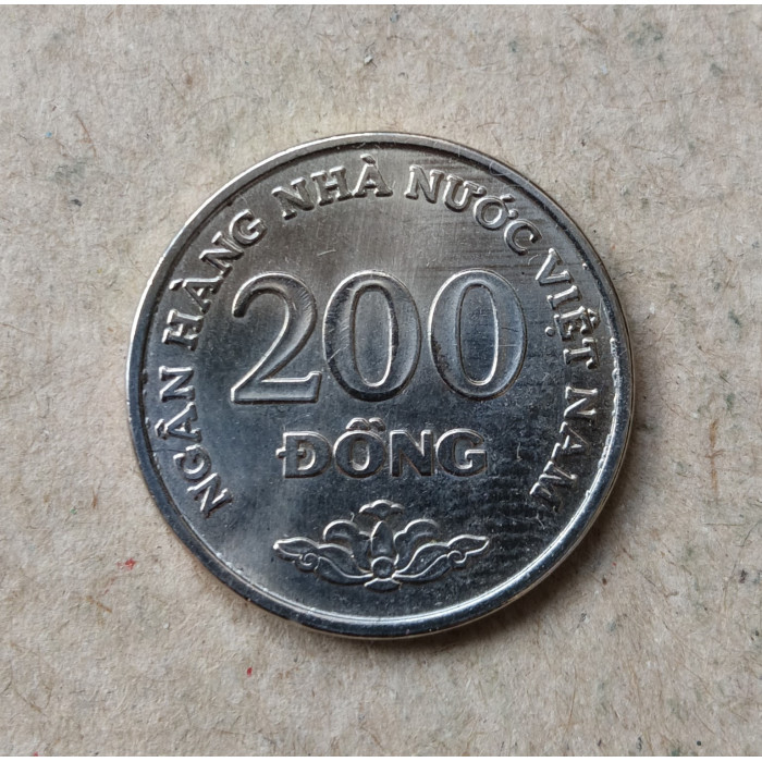 Вьетнам 200 Донг 2003 год